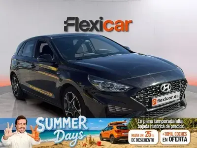 Usado Hyundai i30 N Line 120 CV (88 kW) 2024 Negro Berlina