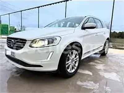 Usado Volvo XC60 Summum 181 CV (133 kW) 2015 Blanco SUV