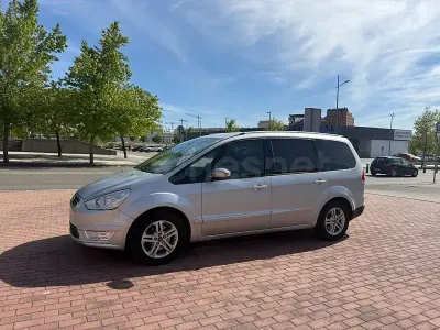 Usado Ford Galaxy Titanium 150 CV (110 kW) 2015 Gris / plata Monovolumen