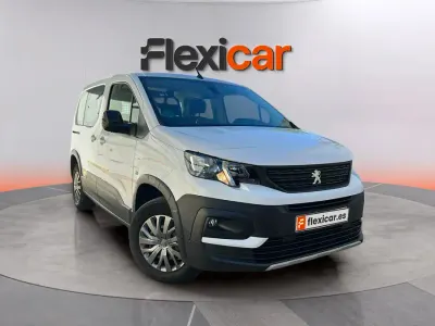 Gebraucht Peugeot Rifter Active 102 PS (75 kW) 2023 Weiß Van / Kleinbus