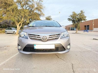 Beige Usado 2015 Toyota Avensis Comfort Familiar | 13.000 € (Un poco caro)