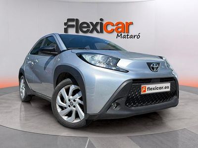 Begagnad Toyota Aygo X Play 72 HK (52 kW) 2024 Grå SUV