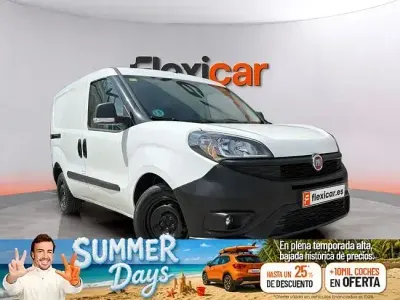 Usado Fiat Doblò 105 CV (77 kW) 2022 Blanco Monovolumen