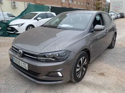 Usado VW Polo 95 CV (69 kW) 2022 Gris / plata Utilitario