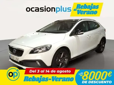 Usado Volvo V40 Kinetic 114 CV (83 kW) 2015 Blanco SUV
