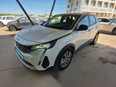Usado Peugeot 3008 Active 131 CV (96 kW) 2022 Blanco SUV