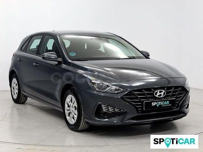 Usado Hyundai i30 110 CV (80 kW) 2022 Negro Berlina