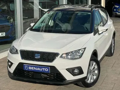 Usado Seat Arona Ecomotive 110 CV (80 kW) 2021 Blanco SUV