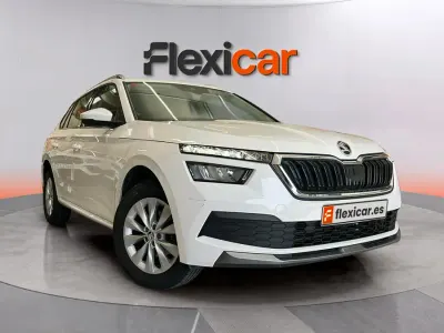 Usado Skoda Kamiq Ambition 110 CV (80 kW) 2021 Blanco SUV