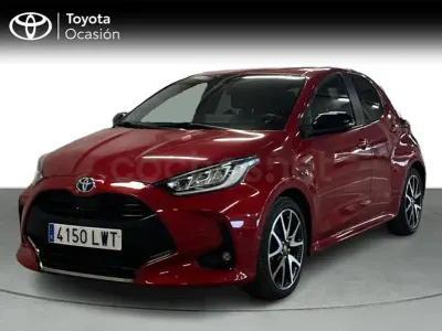 Usado Toyota Yaris Hybrid Style 116 CV (85 kW) 2022 Rojo Berlina