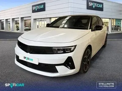 Usado Opel Astra 180 CV (132 kW) 2023 Blanco Berlina