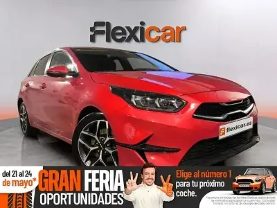 Occasion Kia Ceed 100 PK (73 kW) 2021 Rood Hatchback