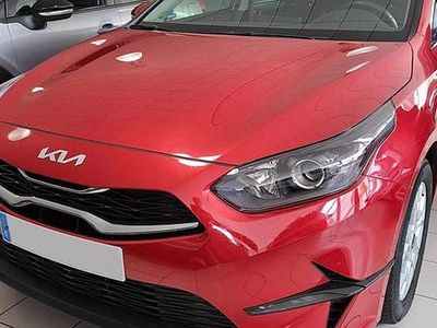 Rojo Usado 2024 Kia Ceed Utilitario | 21.400 € (Precio justo)