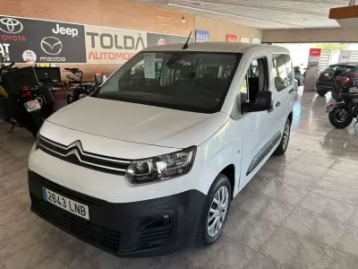 Usado Citroën Berlingo Live 102 CV (75 kW) 2021 Blanco Monovolumen