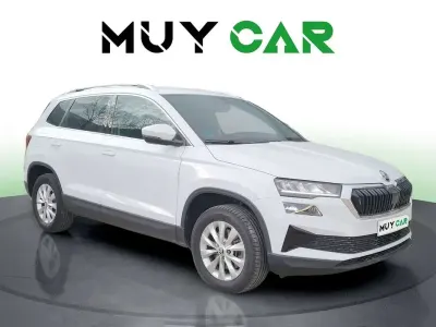 Usado Skoda Karoq Ambition 150 CV (110 kW) 2022 Blanco SUV