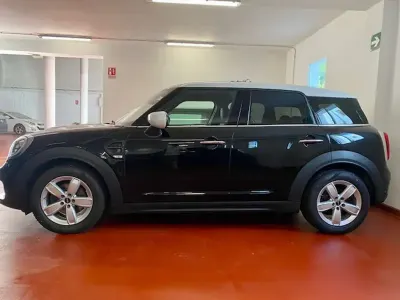Używany Mini Cooper D Countryman 150 KM (110 kW) 2018 Czarny SUV