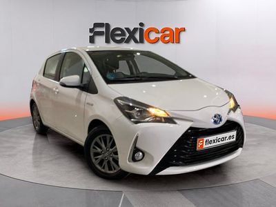Usado Toyota Yaris Hybrid Active 100 CV (73 kW) 2019 Blanco Berlina