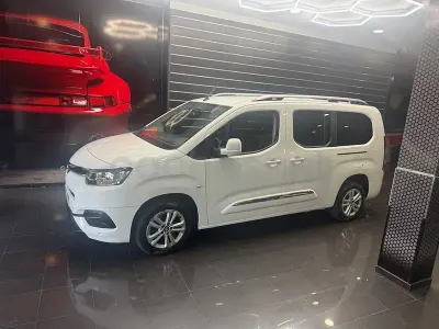 Usado Toyota Proace Verso Active 131 CV (96 kW) 2021 Blanco Familiar