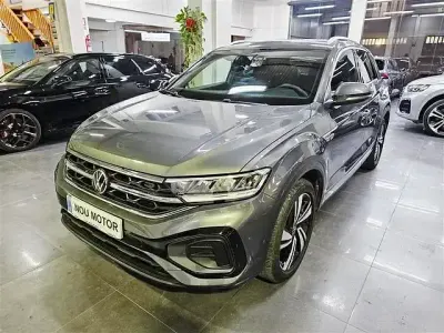 Usado VW T-Roc R-line 150 CV (110 kW) 2024 Gris / plata SUV