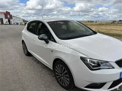 Usado Seat Ibiza CONNECT 95 CV (69 kW) 2015 Blanco Berlina