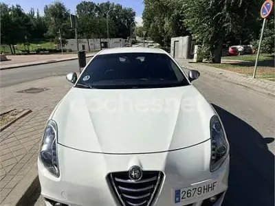 Usado Alfa Romeo Giulietta Distinctive 170 CV (125 kW) 2011 Blanco Utilitario