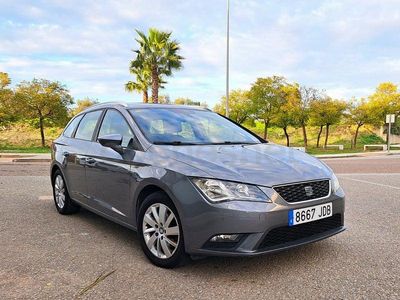 Usado Seat Leon Reference 105 CV (77 kW) 2015 Gris / plata Familiar