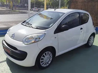 Usado Citroën C1 68 CV (50 kW) 2006 Blanco Utilitario