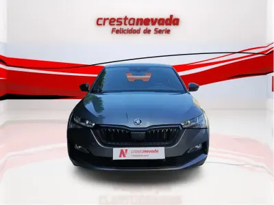 Usado Skoda Scala Sport 150 CV (110 kW) 2024 Gris / plata Utilitario