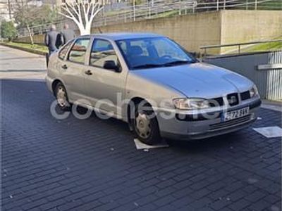 Usado Seat Cordoba Stella 60 CV (44 kW) 2002 Gris / plata Berlina