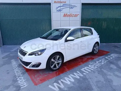 Usado Peugeot 308 Allure 120 CV (88 kW) 2017 Blanco Berlina