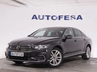 Usado VW Bora GTE 218 CV (160 kW) 2021 Gris Berlina
