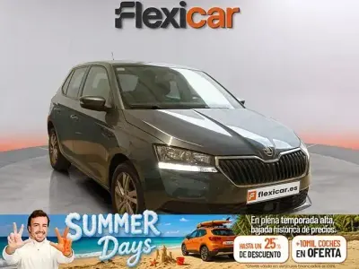 Usado Skoda Fabia 95 CV (69 kW) 2020 Gris Utilitario