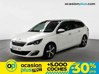 Usado Peugeot 308 Allure 150 CV (110 kW) 2015 Blanco Familiar