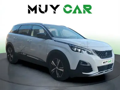 Usado Peugeot 5008 Allure 130 CV (95 kW) 2020 Blanco SUV
