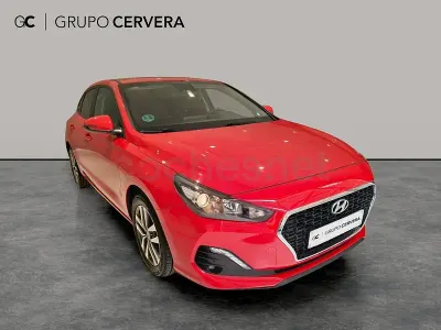 Usado Hyundai i30 N Line 120 CV (88 kW) 2019 Rojo Berlina