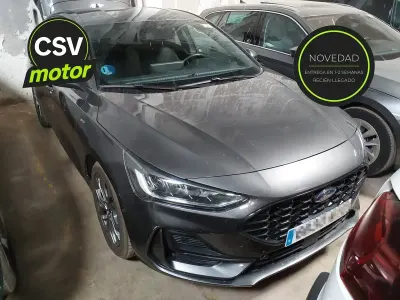 Usado Ford Focus ST-Line X 155 CV (114 kW) 2025 Gris Utilitario