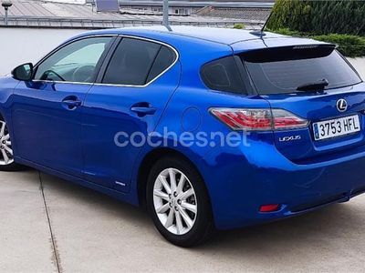 Lexus CT200h