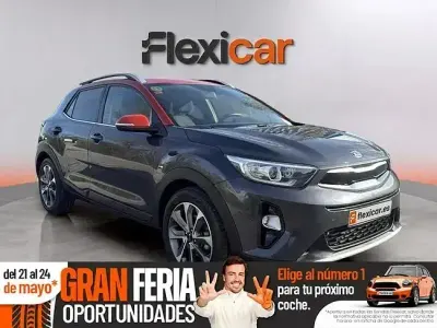 Usado Kia Stonic 100 HP (73 kW) 2019 Preto SUV