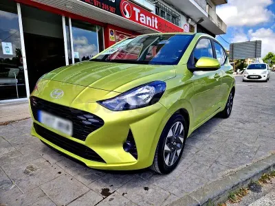 Usado Hyundai i10 67 CV (49 kW) 2024 Verde Utilitario