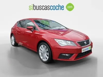 Usado Seat Leon Style 130 CV (95 kW) 2020 Granate
