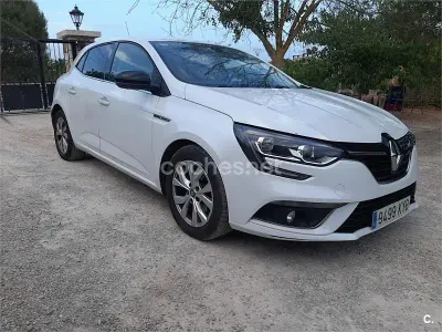 Usado Renault Mégane IV LIMITED 115 CV (84 kW) 2019 Blanco Berlina