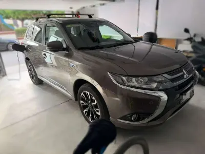 Usado Mitsubishi Outlander P-HEV
