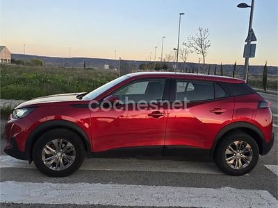 Usado Peugeot 2008 Active 100 CV (73 kW) 2021 Granate SUV