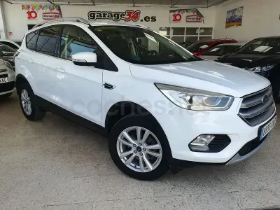 Usado Ford Kuga Titanium 120 CV (88 kW) 2018 Blanco SUV