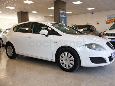 Usado Seat Leon Reference 105 CV (77 kW) 2010 Blanco Utilitario