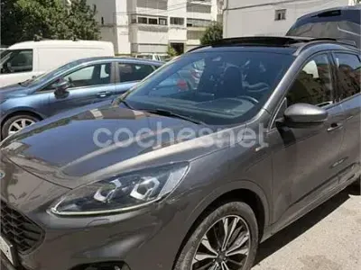 Usado Ford Kuga ST-Line X 150 CV (110 kW) 2020 Gris / plata SUV