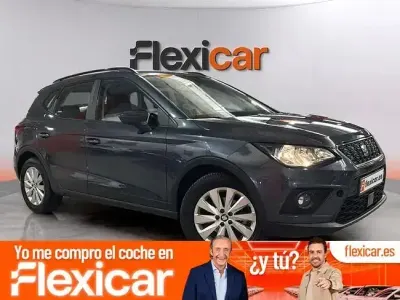 Usado Seat Arona Ecomotive 110 CV (80 kW) 2021 Gris SUV