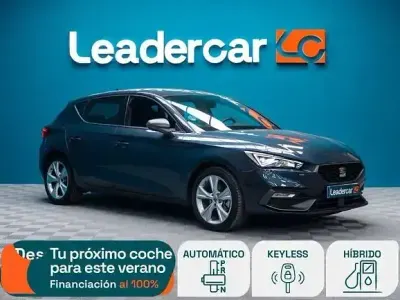 Usado Seat Leon FR 110 CV (80 kW) 2024 Gris / plata Berlina