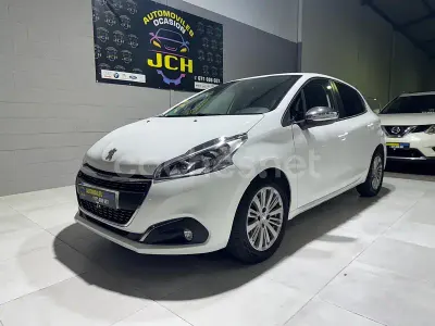 Usado Peugeot 208 Active 100 CV (73 kW) 2019 Blanco Utilitario
