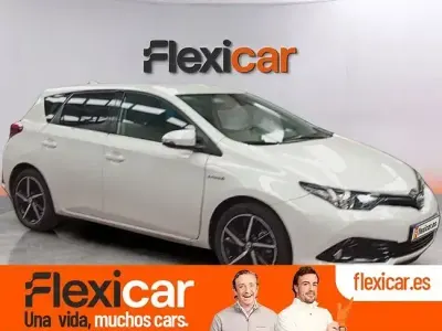Usado Toyota Auris Hybrid Edition 136 CV (100 kW) 2018 Blanco Berlina